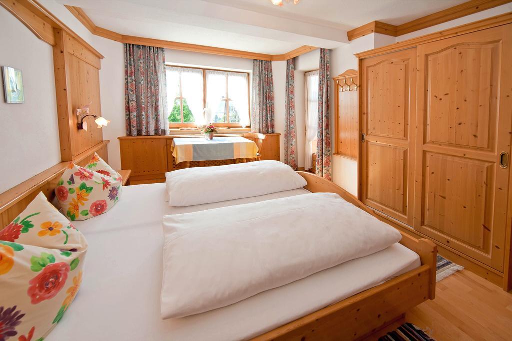 Hauser'S Ferienhof Hart im Zillertal Room photo